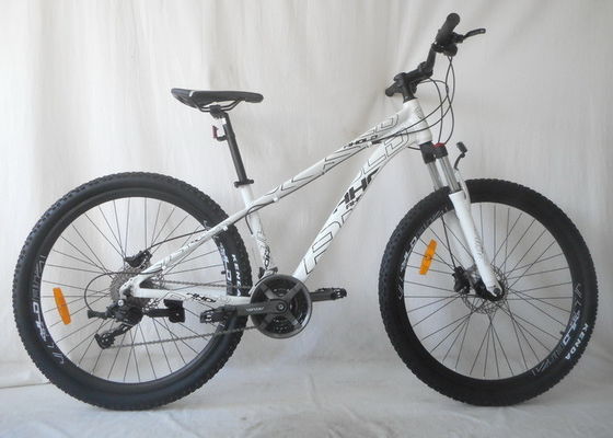 O sistema de freio o mais claro do disco do Mountain bike do corta-mato com a barra de aço do punho